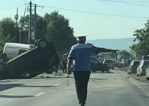 Accident grav în Suceava, după ce trei maşini s-au ciocnit! Sunt patru victime