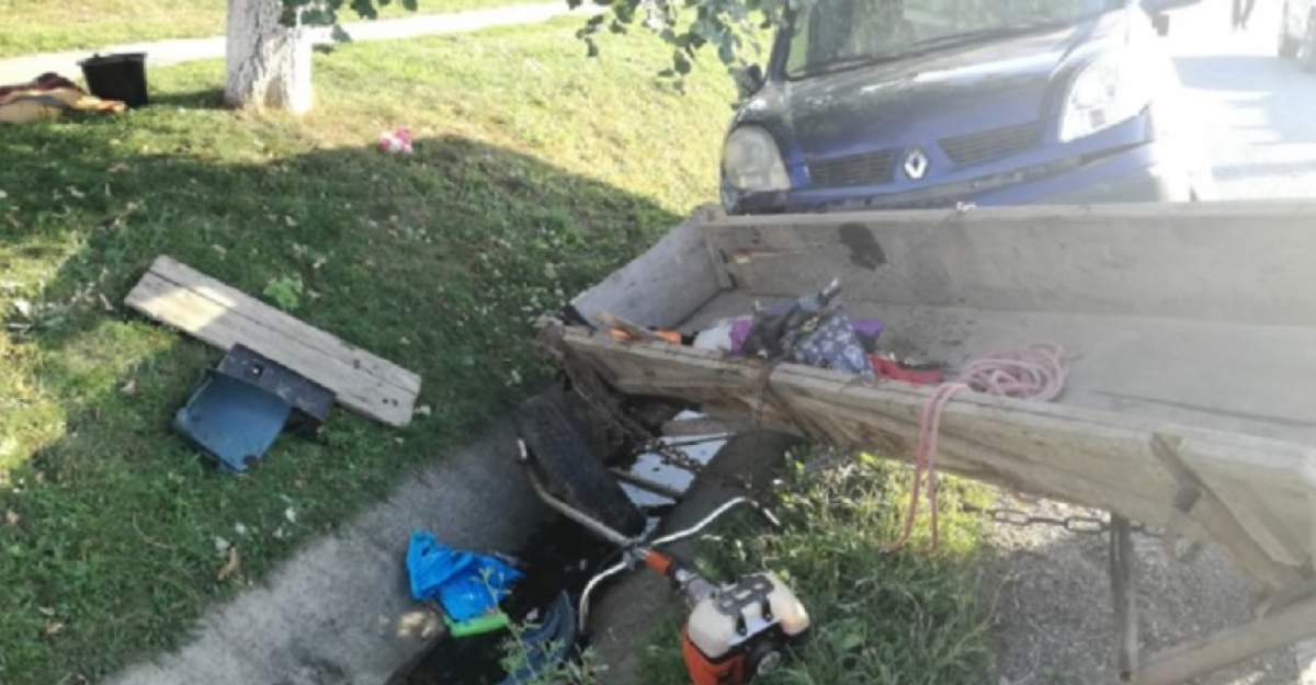 VIDEO / Accident groaznic în Bistrița-Năsăud! O căruță în care se aflau o tânără și un bebeluș, spulberată de o mașină