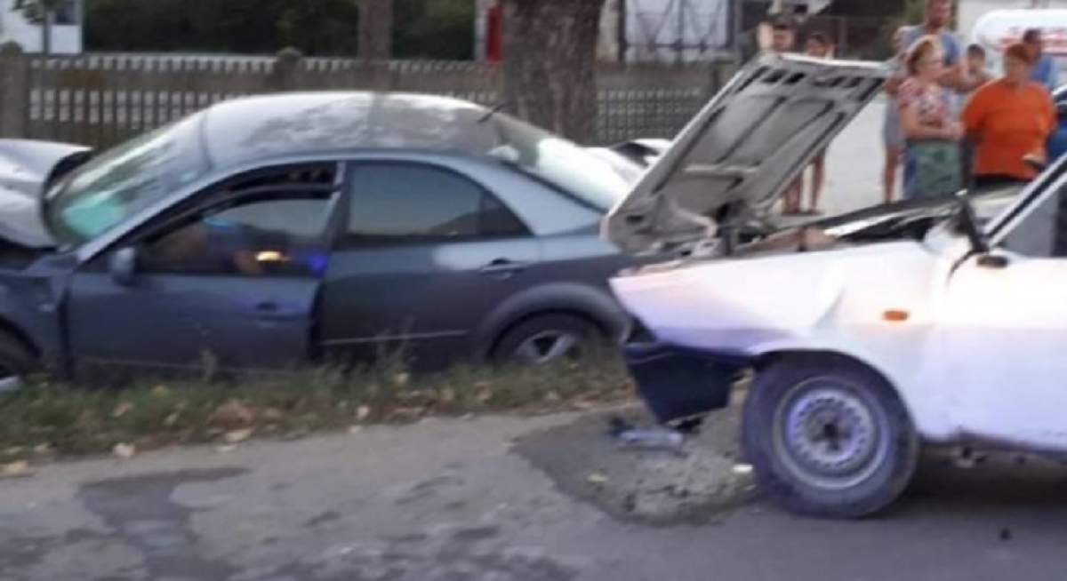 Accident în Olt! Un șofer de 72 de ani a spulberat o mașină în care se aflau un copil și mama sa