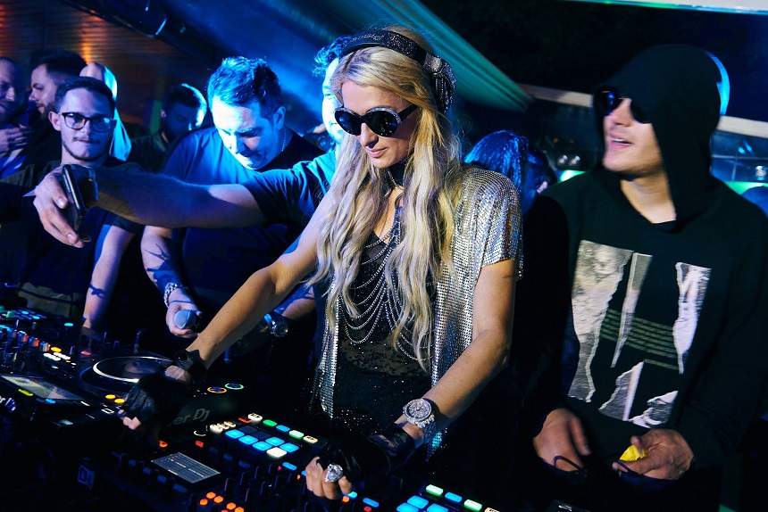 Show de zile mari! Paris Hilton revine în România şi face spectacol pe litoral