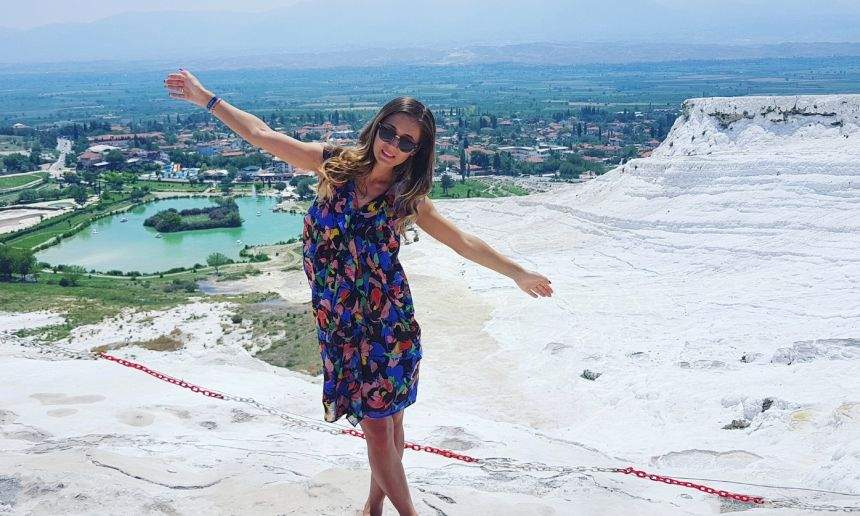 FOTO / O mai ţii minte pe Laura de la MPFM? Cum arată acum, la patru ani de când a dispărut din atenţia telespectatorilor