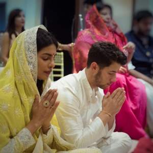 FOTO / Nick Jonas și Priyanka Chopra și-au făcut logodna oficială! Imagini spectaculoase de la ceremonia de dinainte de nuntă