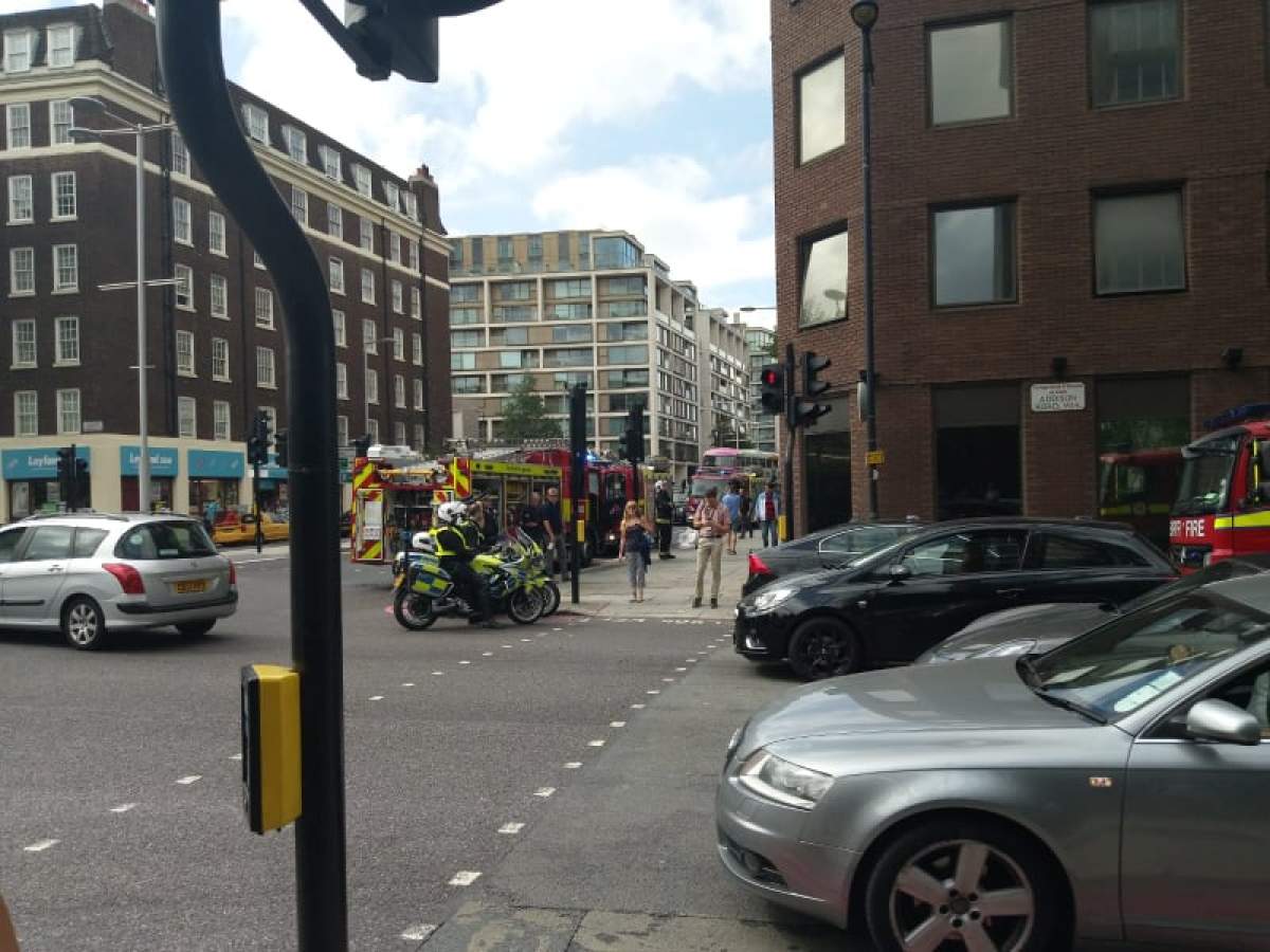 FOTO & VIDEO / Ultimă oră! Consulatul României de la Londra a fost evacuat