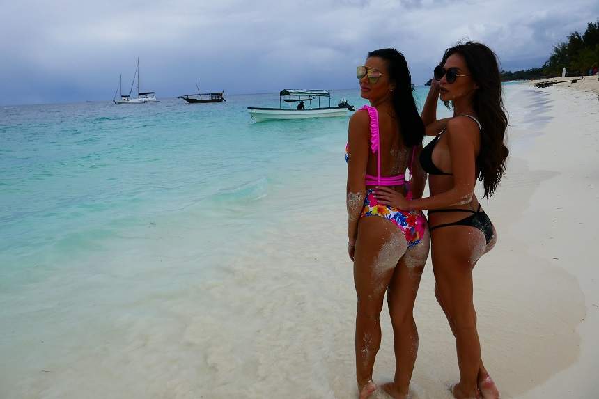 VIDEO & FOTO / Cea mai sexy brunetă din showbiz, vacanţă fără egal, în Zanzibar. Imagini care îţi taie răsuflarea cu Raluca Dumitru