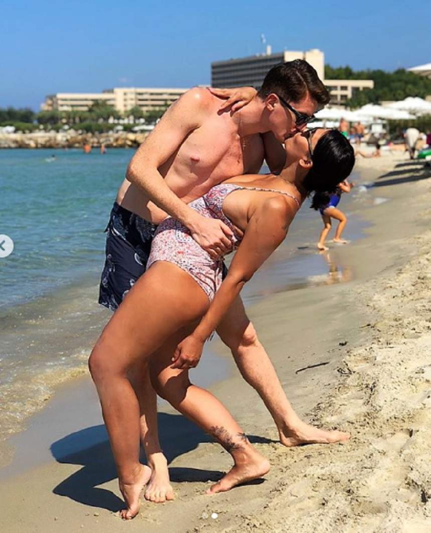 FOTO / Andreea Popescu, curajoasă în costum de baie, la două luni de la naștere: „Am supt burta cât am putut”