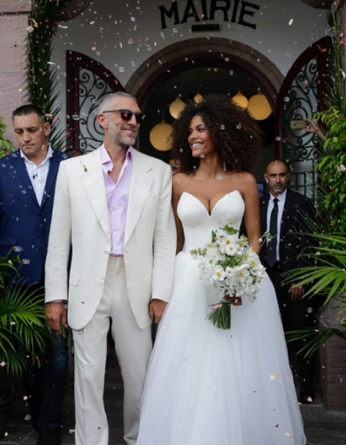 Nuntă în showbiz! Actorul Vincent Cassel și iubita lui, cu 30 de ani mai tânără, s-au căsătorit