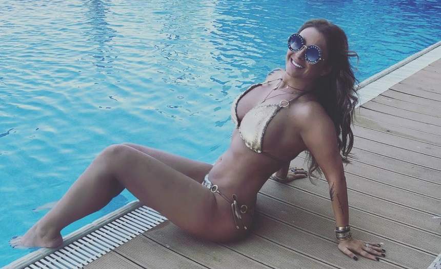 FOTO / Anamaria Prodan se joacă iar cu mintea bărbaților! Sexy-impresara le-a arătat tuturor fundul său bombat