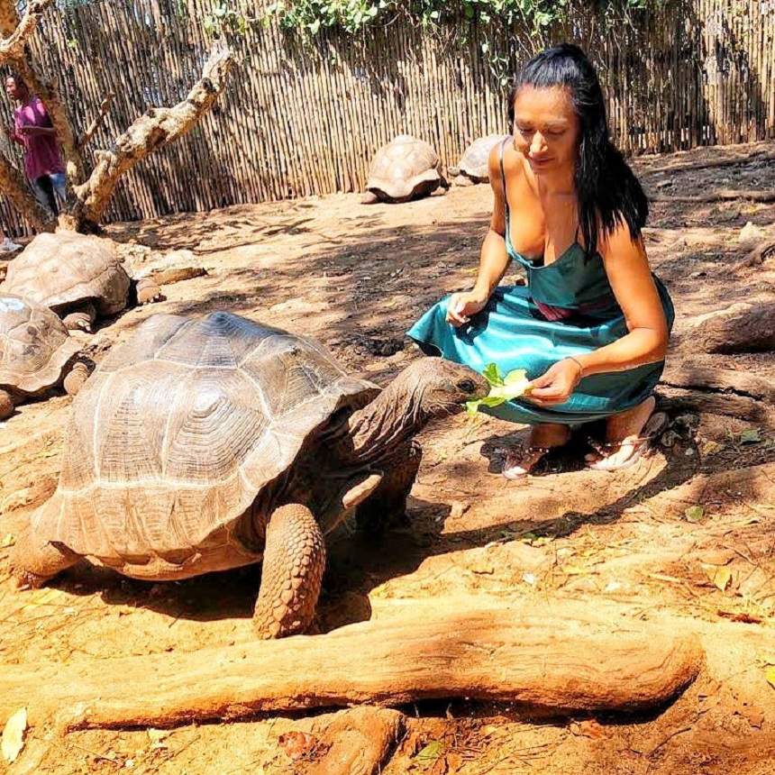 FOTO / Raluca Dumitru, la închisoare în Zanzibar