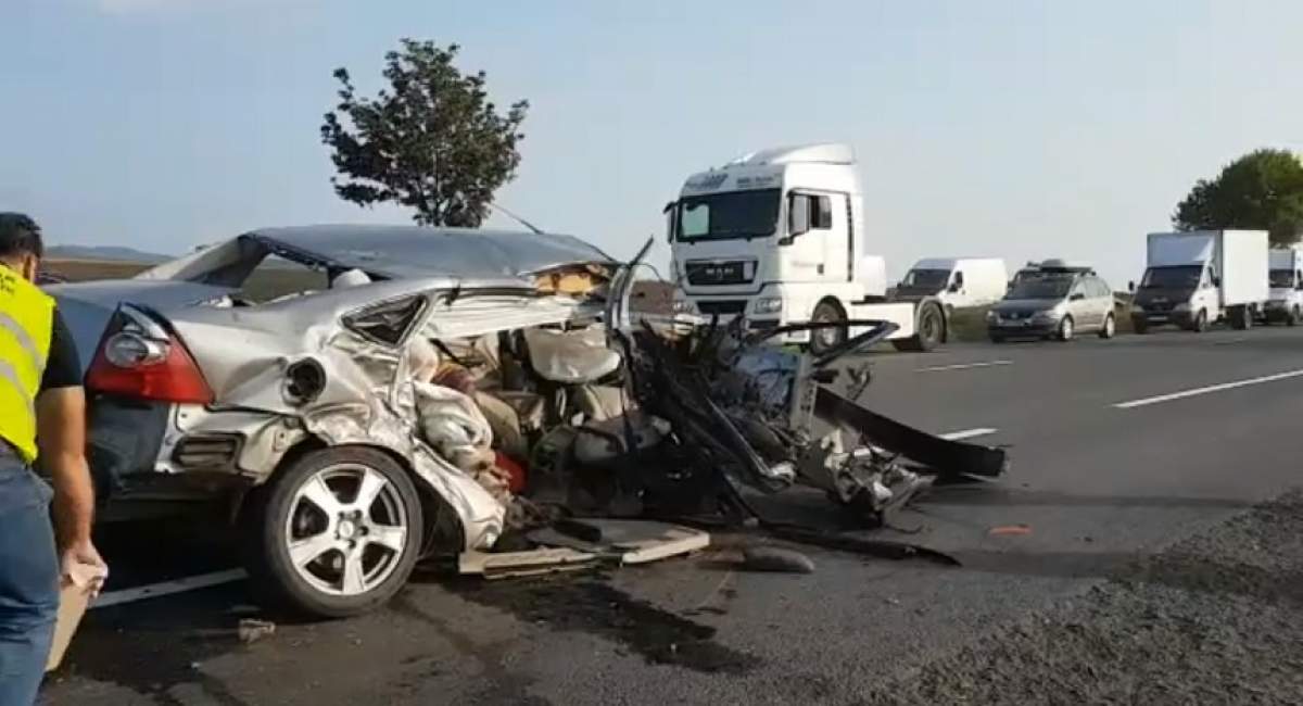 VIDEO / Accident mortal între Buzău și Râmnicu Sărat! O femeie și-a găsit sfârșitul, într-un impact devastator