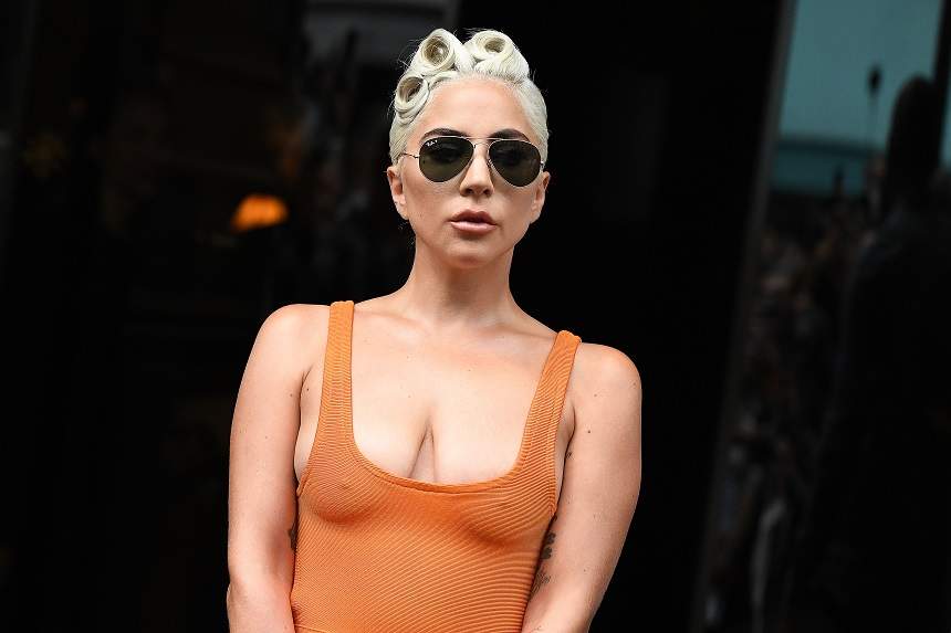 FOTO / Toată lumea o ştie pe Lady Gaga, dar puţini o ştiu pe cea care i-a dat viaţă. Uite cât de bine arată mama vedetei