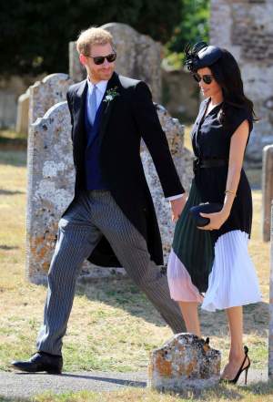 FOTO / Absolut fabulos! Meghan Markle a întors toate privirile la nunta celui mai bun prieten al Prinţului Harry