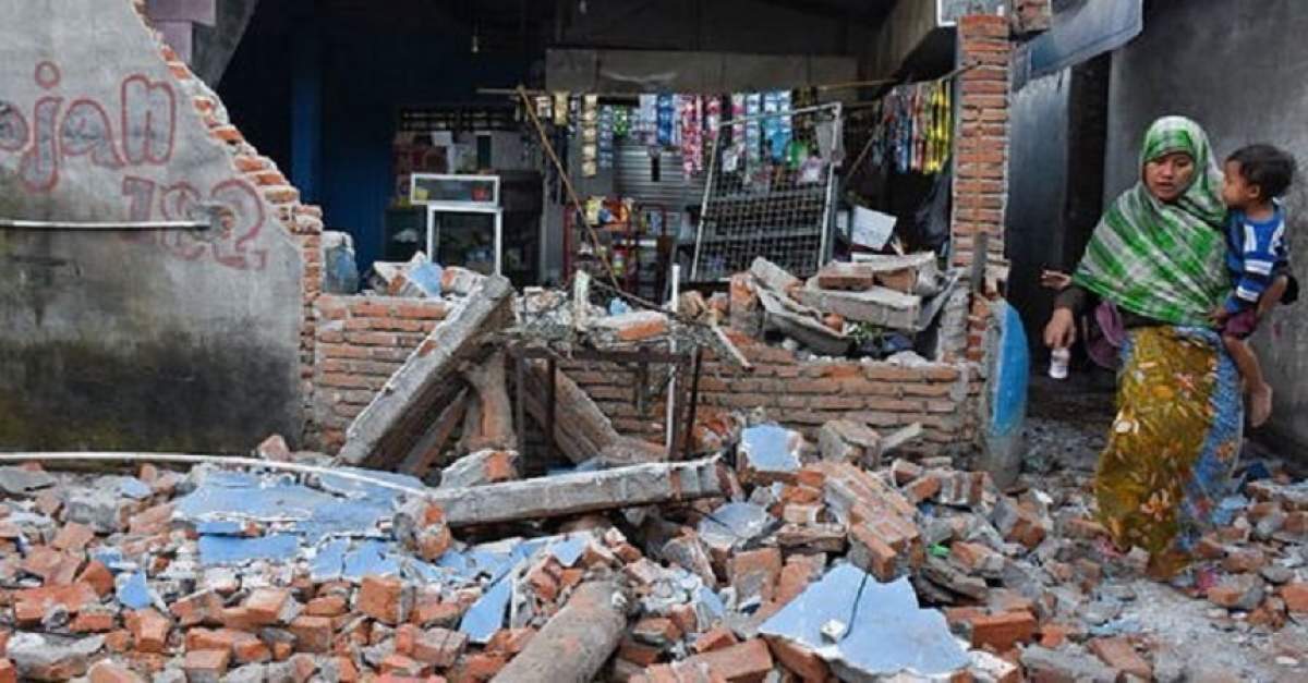 UPDATE: 142 de morţi şi peste 200 de răniţi în urma cutremurului de 7 grade din Indonezia