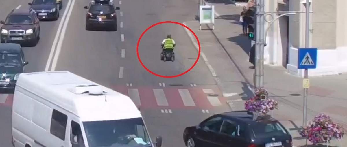 VIDEO / Incident șocant în Bârlad! Un bărbat în scaun cu rotile a fost spulberat de o șoferiță neatentă