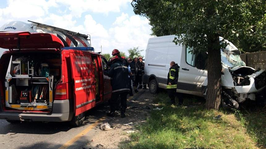 Accident deosebit de grav în Măgurele, între o autoutilitară şi un TIR. Circulaţia este blocată