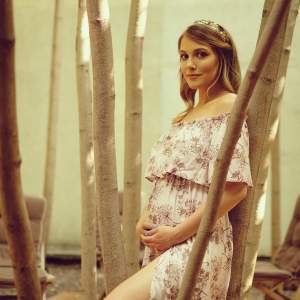 FOTO / Andreea Ibacka, prima ședință foto cu burtica de gravidă. Soția lui Cabral este însărcinată în aproape 6 luni