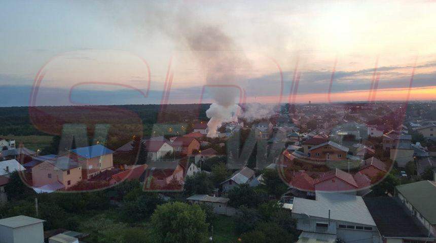 VIDEO  FOTO / Incendiu teribil în această dimineaţă, în Voluntari. Pompierii au intervenit de urgenţă