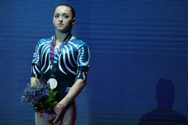FOTO / Larisa Iordache, apariţie devastatoare în costum de baie! Gimnasta a făcut senzaţie la piscină
