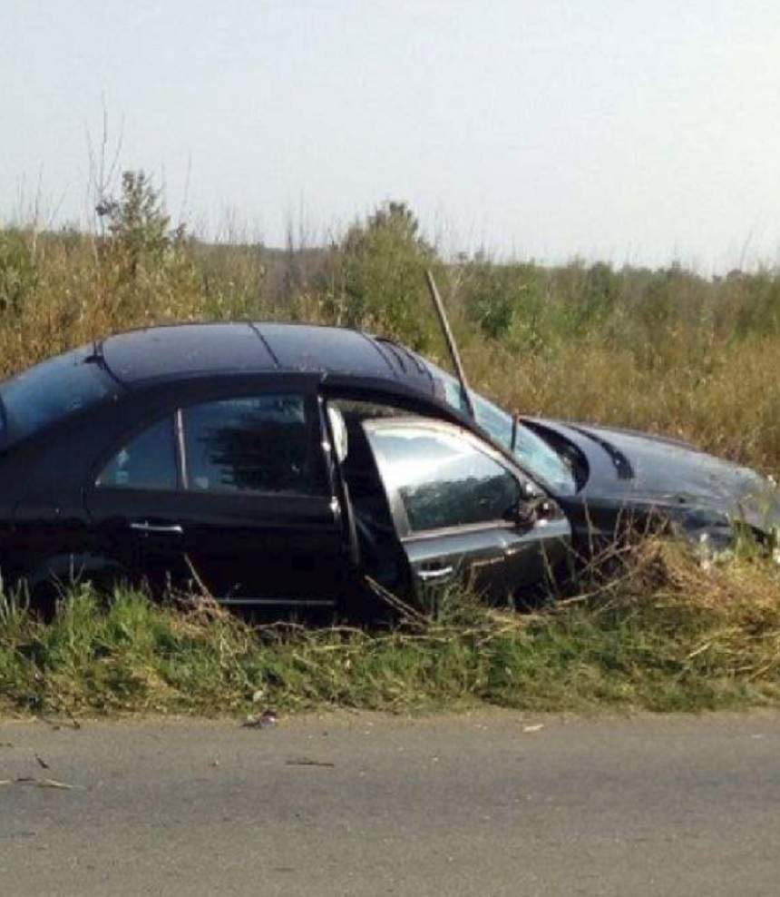 FOTO / Accident cumplit în Olt! Un bărbat a fost făcut bucăți în urma unui impact dintre căruța în care se afla și un autoturism