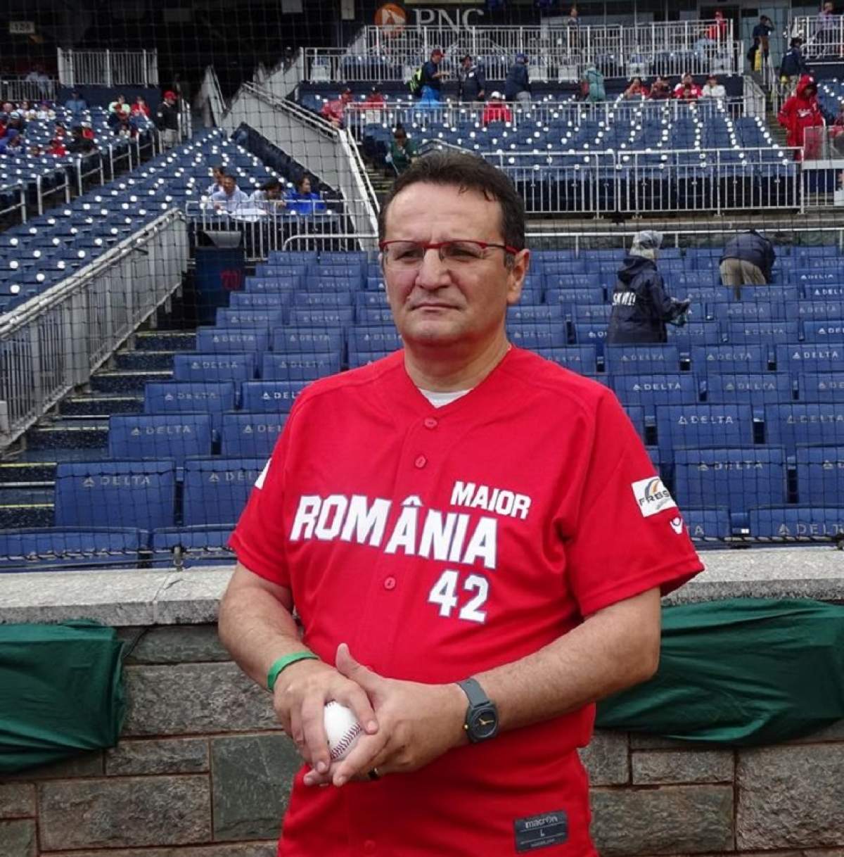 FOTO / Fostul şef al SRI a ajuns vedetă în SUA! George Maior, gest istoric în baseball!