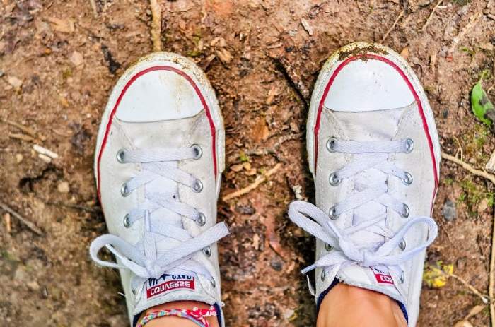 Pebble Symptoms Publication Ce înseamnă să visezi pantofi murdari. Te paște un mare pericol! |  Spynews.ro