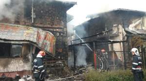 Incendiu puternic în Ilfov! Două case au fost cuprinse de flăcări