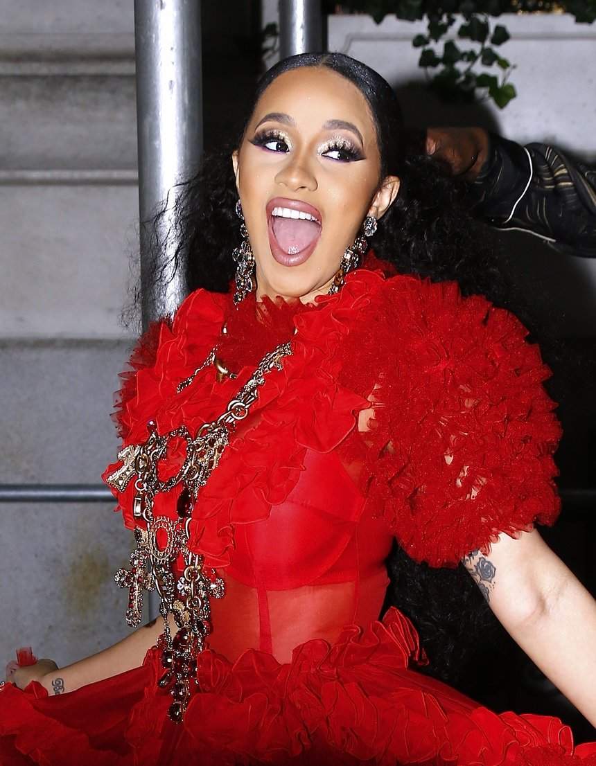 VIDEO / Nicki Minaj reacţionează după ce şi-a împărţit pumni cu rivala sa, Cardi B: “O să mori”