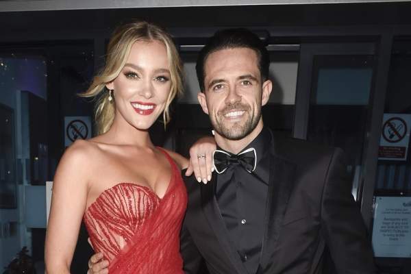 FOTO / Un fotbalist celebru şi-a părăsit iubita pentru o divă de pe Instagram! Imagini bombă cu noua cucerire a jucătorului