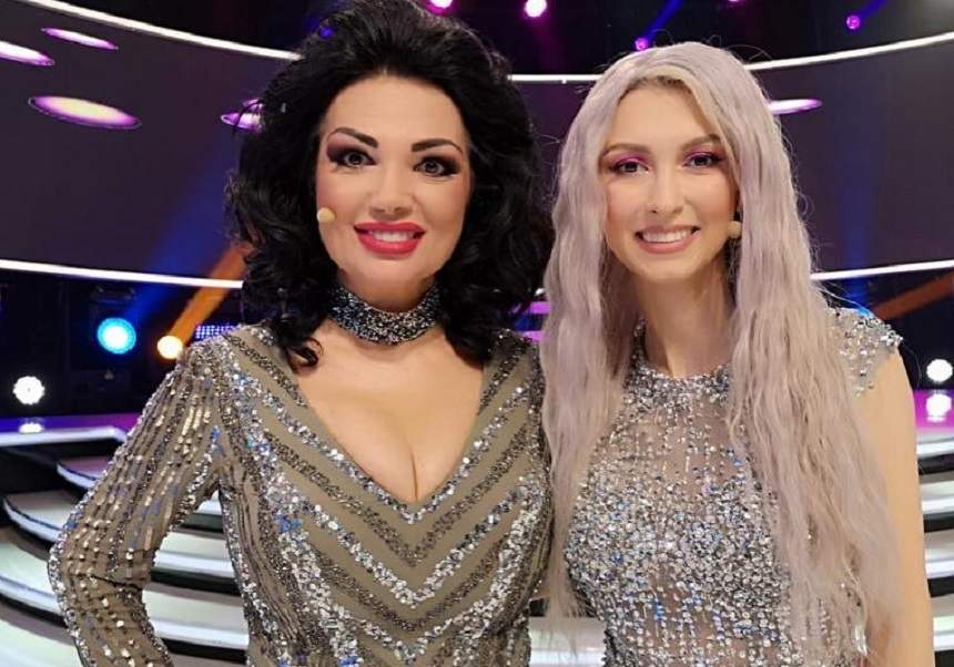 FOTO / Ozana Barabancea s-a pozat în rochie mulată lângă Andreea Bălan. Detaliul care te lasă cu gura căscată