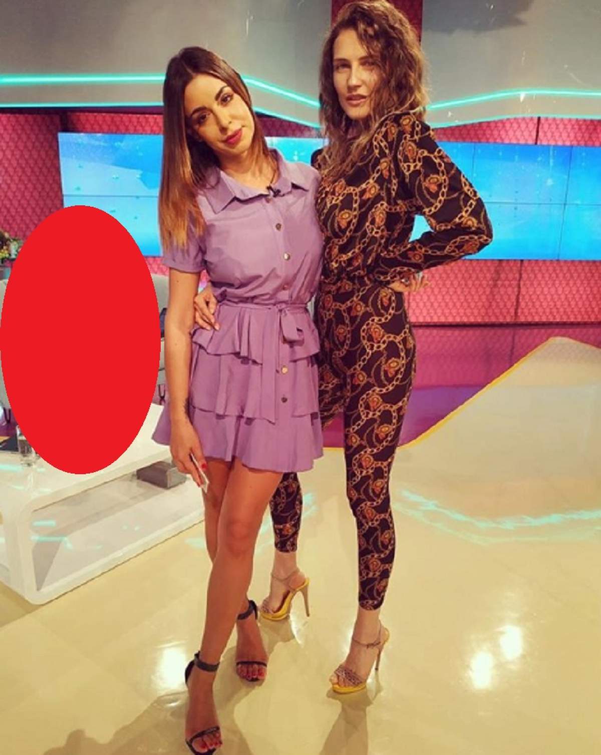 FOTO / Şi-au făcut poză într-un platou de televiziune, dar nu şi-au dat seama ce se vede în spate. Natalia Mateuţ a dezvăluit mai mult decât a vrut