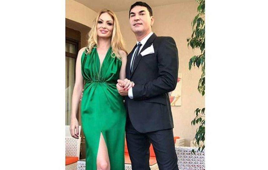 FOTO EXCLUSIV / Aşa arată Valentina Pelinel la cununia civilă cu Cristi Borcea. Vedeta a ales o rochie de vis în ziua cea mare