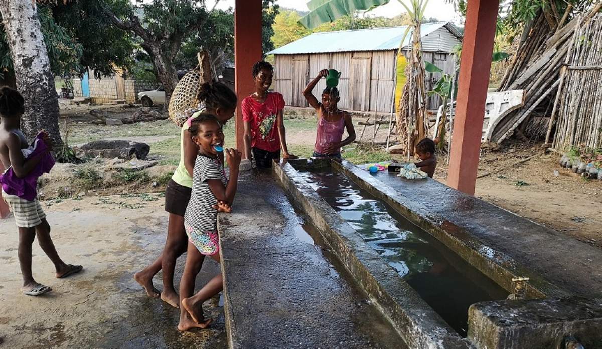Vedetele din ”Ultimul Trib”, șocate de condițiile din  satul tradițional din Madagascar: ”Asta e baie?!”