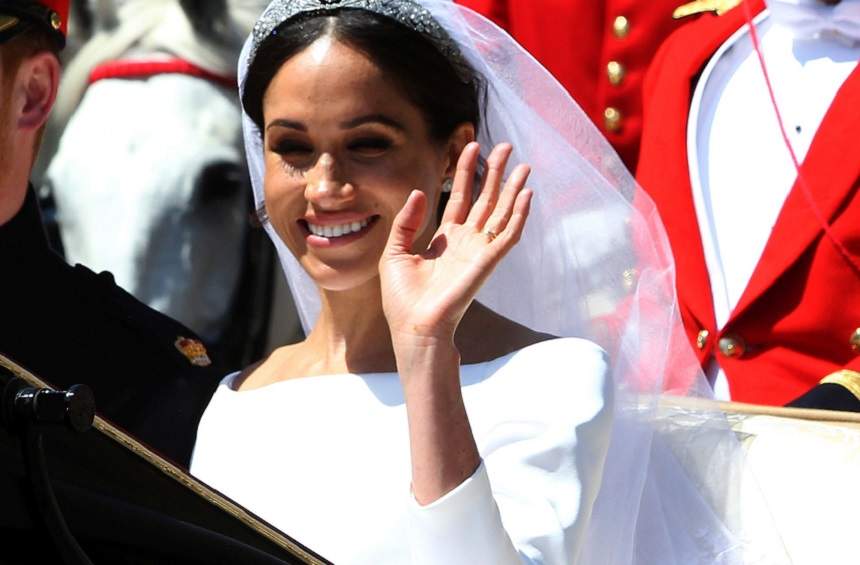 FOTO / Meghan Markle va îmbrăca din nou rochia de mireasă, la doar patru luni după ce a păşit în faţa altarului alături de Prinţul Harry