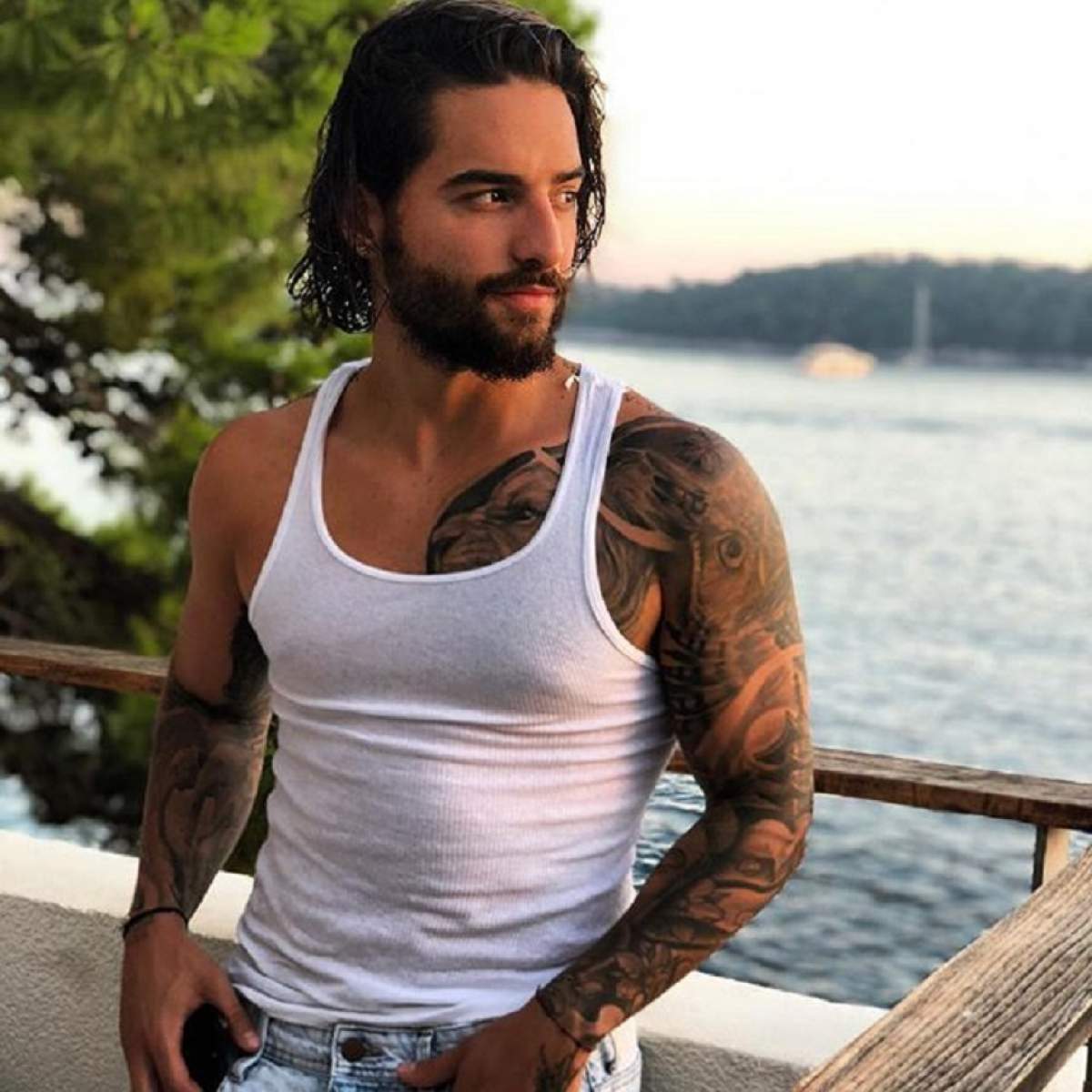 FOTO / Maluma „Baby” a pozat aproape gol! Le-a arătat tuturor ce face dimineața