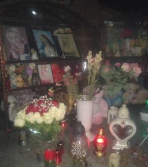 FOTO / Mormântul Denisei Răducu, pozat în miez de noapte! Cum arată locul de veci al artistei la mai bine de un an de când a murit