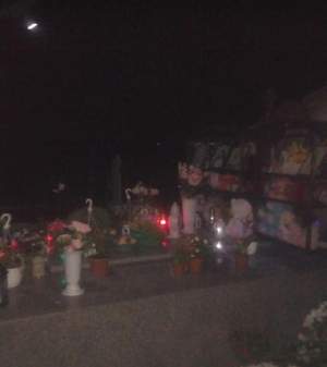 FOTO / Mormântul Denisei Răducu, pozat în miez de noapte! Cum arată locul de veci al artistei la mai bine de un an de când a murit