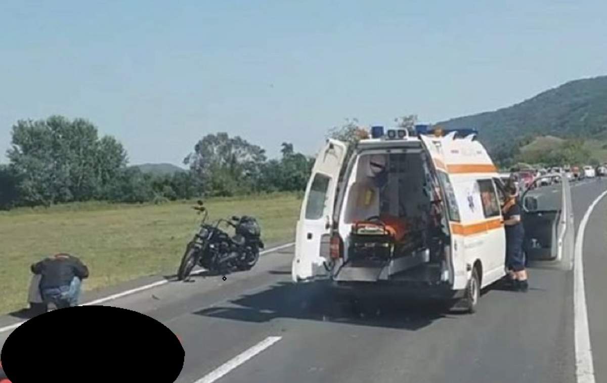 FOTO / Accident mortal în Hunedoara! Un motociclist s-a izbit de un autoturism