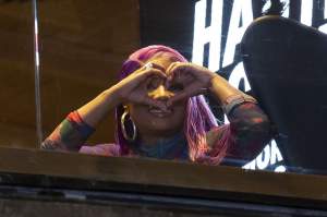FOTO / Nicki Minaj, crapă salopeta pe tine! Silicoanele starletei au fost atracţia serii