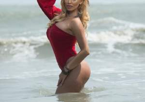 FOTO / O cunoscută blondă din showbiz, ispită la "Insula Iubirii"! Surprize mari luni seară, în Thailanda