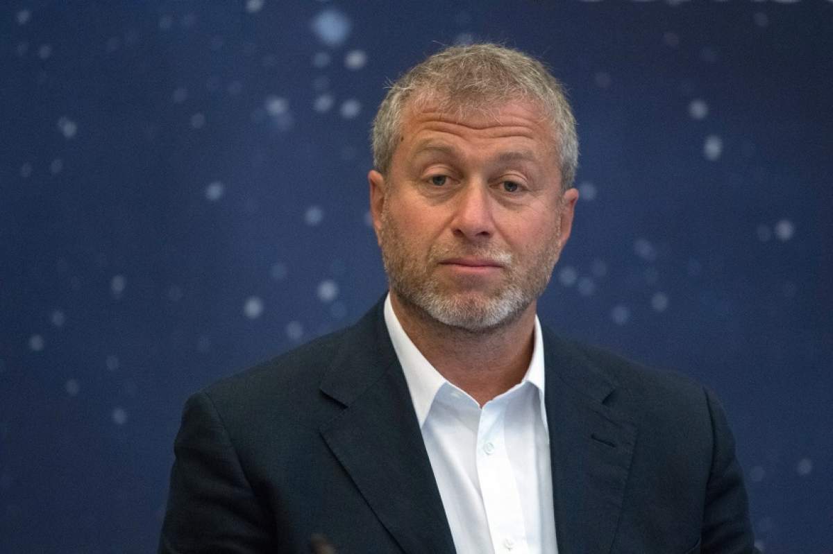 Probleme pentru patronul clubului Chelsea! Roman Abramovich, acuzat de spălare de bani şi de legături cu crima organizată