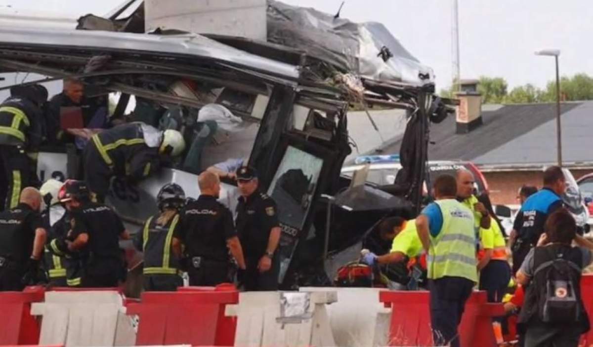 VIDEO / Accident grav în Spania! Şase morţi şi 15 răniţi, după ce şoferul autocarului în care se aflau a făcut infarct