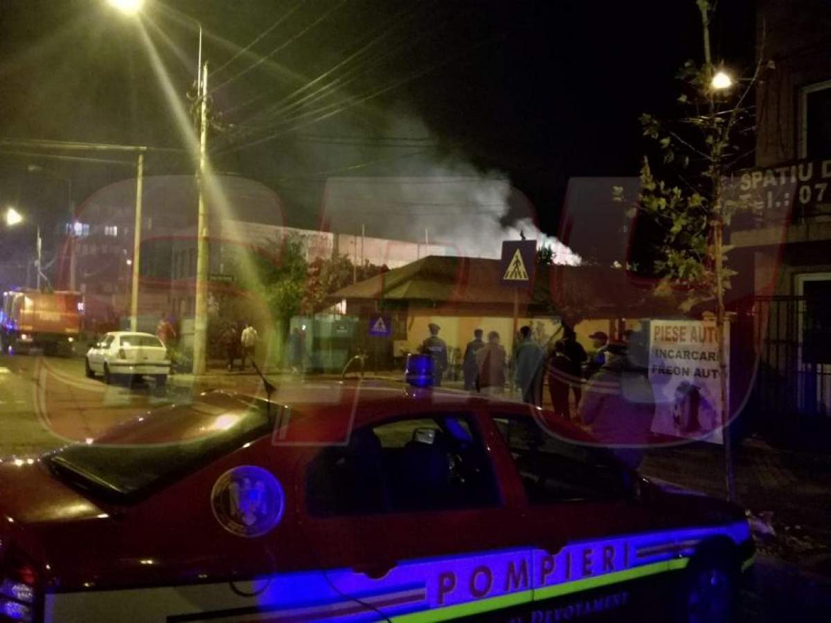 FOTO / Incendiu puternic, în Capitală! se intervine pentru stingerea flăcărilor