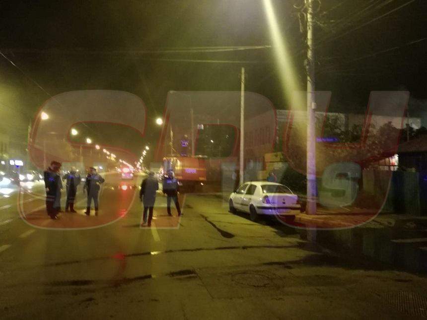 FOTO / Incendiu puternic, în Capitală! se intervine pentru stingerea flăcărilor