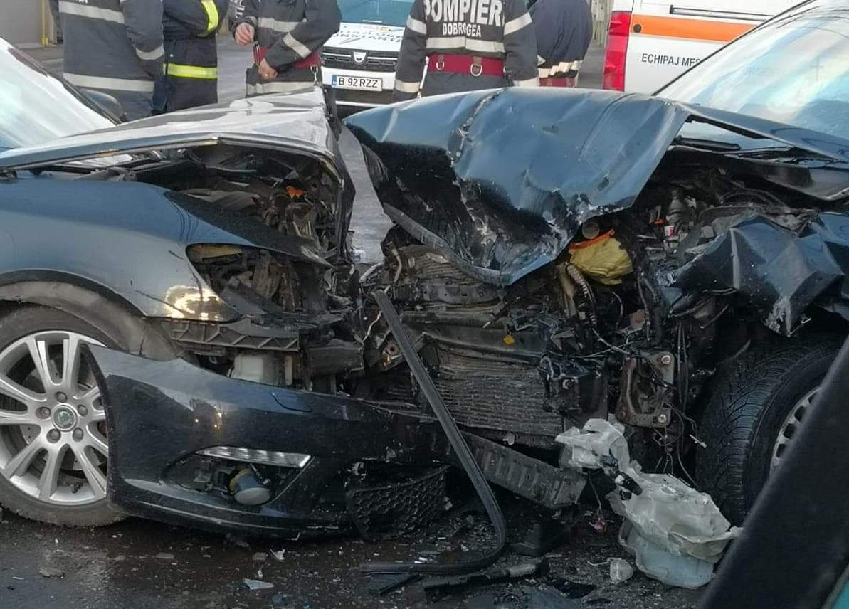 FOTO / A făcut accident în Constanța, iar când s-a dat jos de la volan... șoc! Bărbatul era complet dezbrăcat