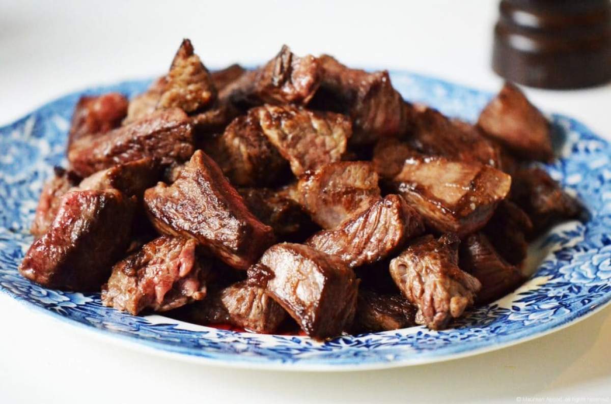 REȚETA ZILEI: Carne de vită caramelizată, unul dintre cele mai delicioase preparate asiatice