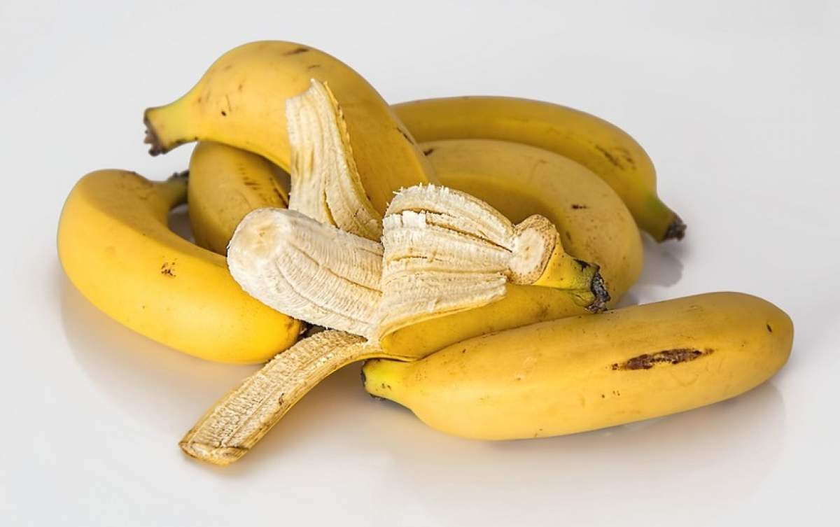 ÎNTREBAREA ZILEI: Ce se întâmplă în corpul tău dacă mănânci o banană în fiecare zi?