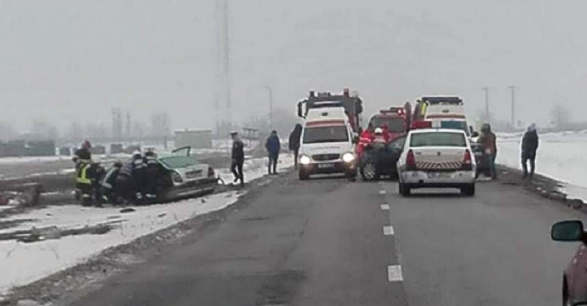 FOTO / Accident grav în Arad! O persoană a murit, alte trei sunt grav rănite