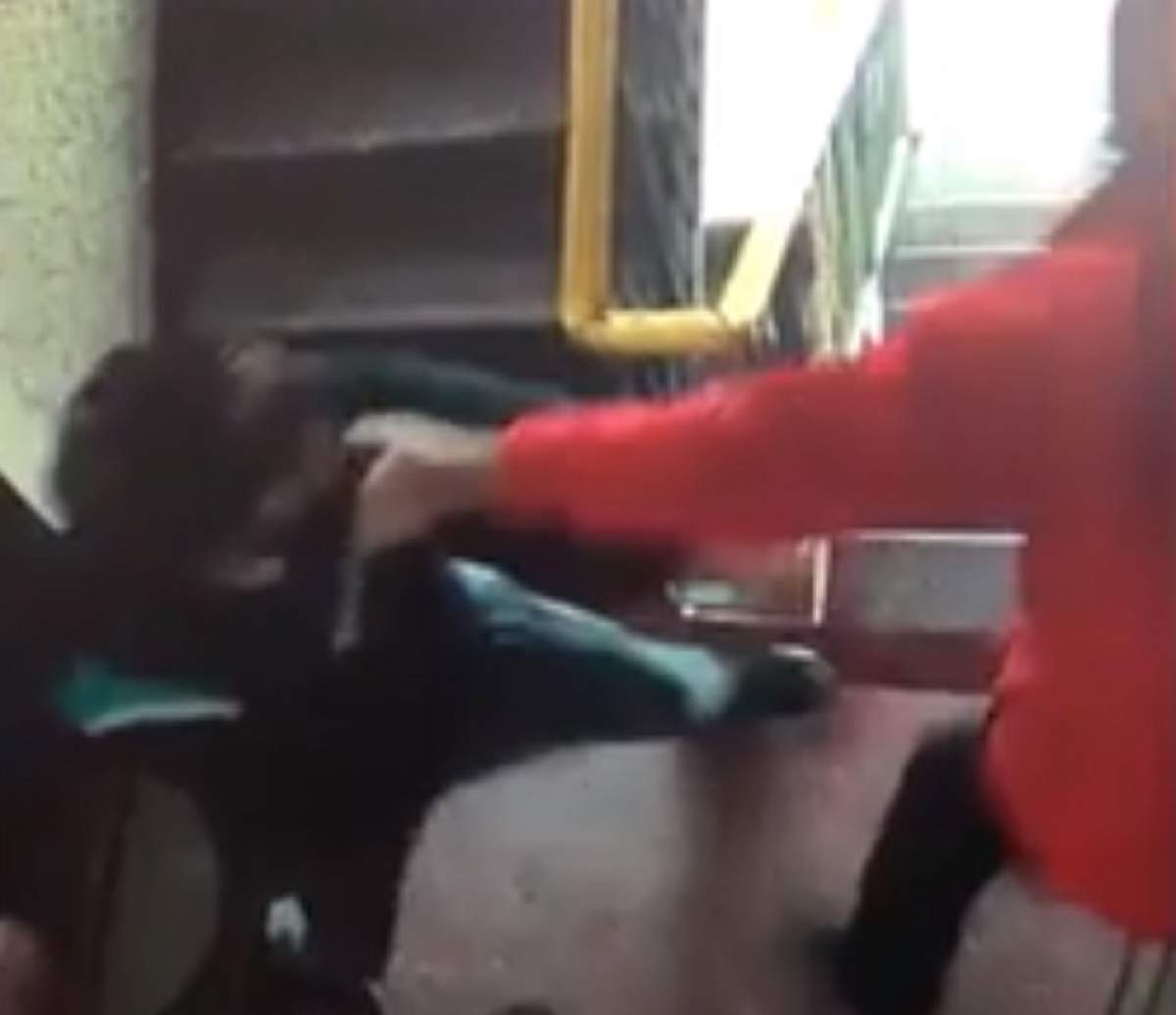 VIDEO / Imagini absolut şocante în Galaţi! Un recidivist a bătut crunt un bătrân