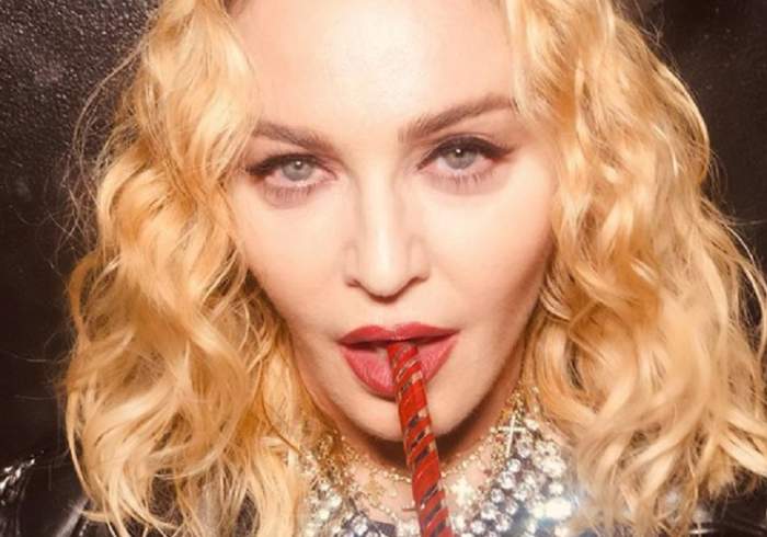 FOTO / Madonna, într-o ipostază șocantă! Și-a etalat pielea lăsată și picioarele extrem de slabe