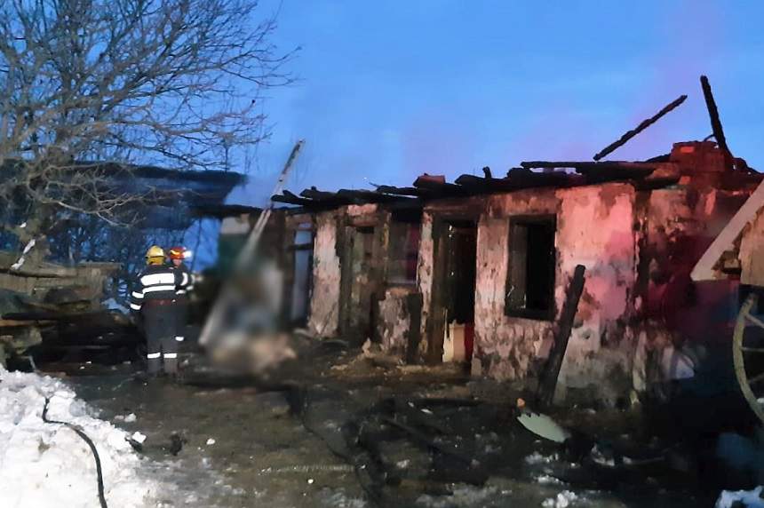 FOTO / I-a luat foc casa, dar n-a apucat să se salveze! Imagini cutremurătoare surprinse în Suceava