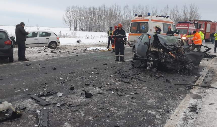 FOTO / Tragedie pe un drum din Giurgiu, miercuri dimineaţă! Un tânăr de 22 de ani a murit pe loc